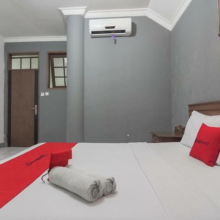 Reddoorz @ Cihampelas Bandung Zewnętrze zdjęcie