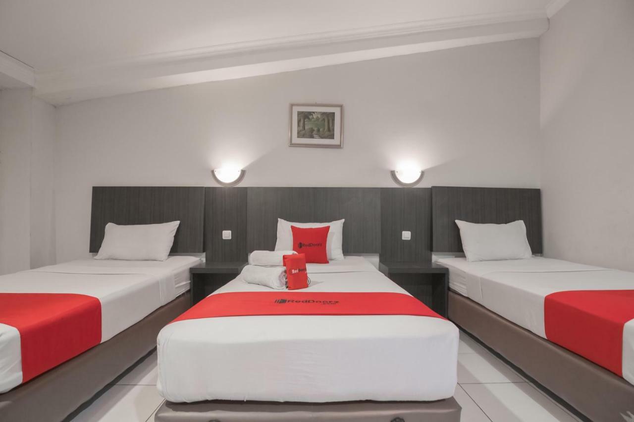 Reddoorz @ Cihampelas Bandung Zewnętrze zdjęcie