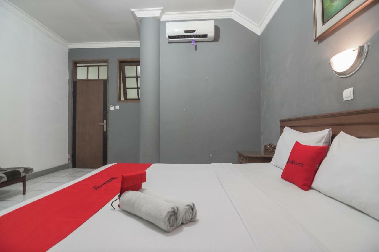 Reddoorz @ Cihampelas Bandung Zewnętrze zdjęcie