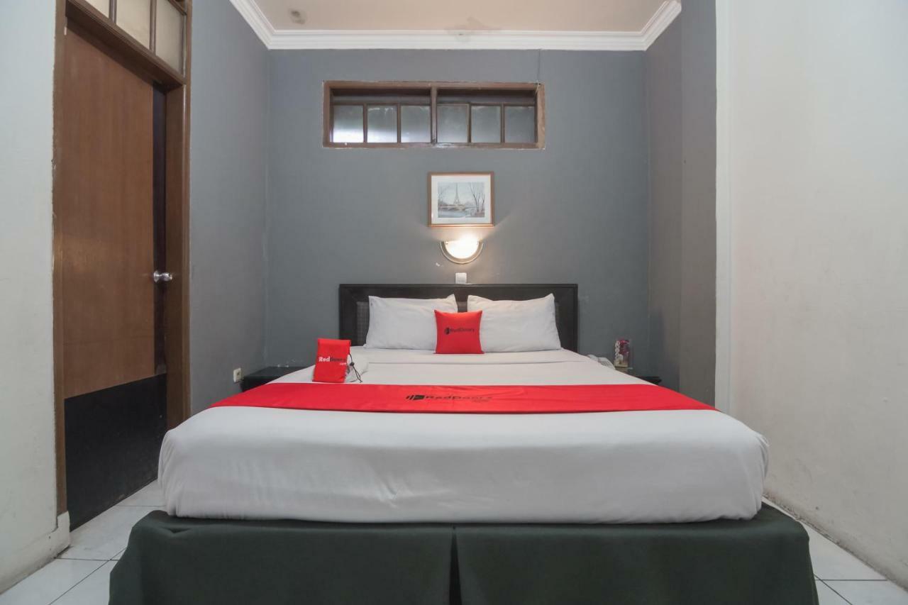 Reddoorz @ Cihampelas Bandung Zewnętrze zdjęcie