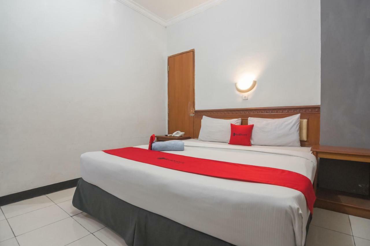Reddoorz @ Cihampelas Bandung Zewnętrze zdjęcie