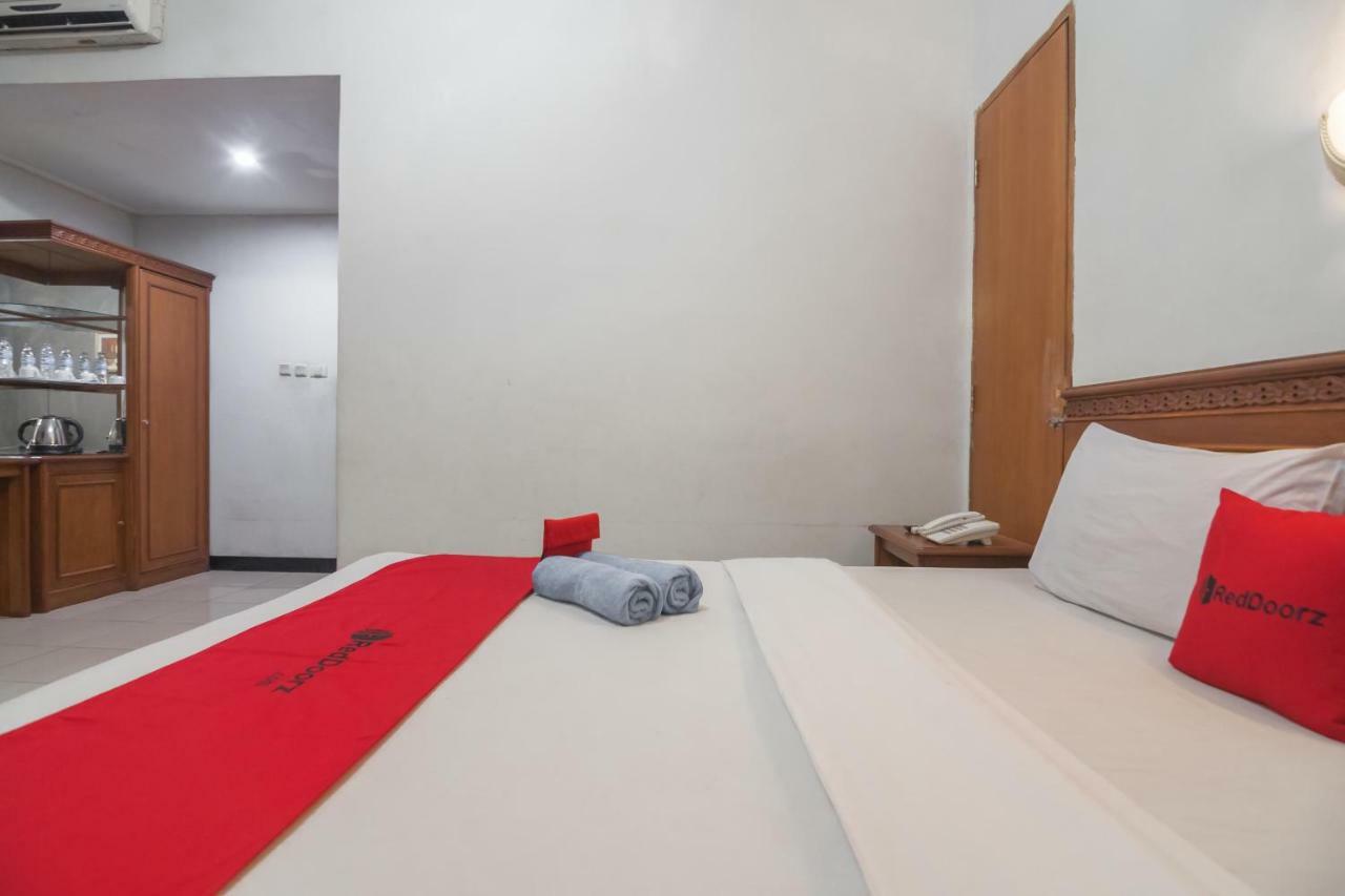 Reddoorz @ Cihampelas Bandung Zewnętrze zdjęcie
