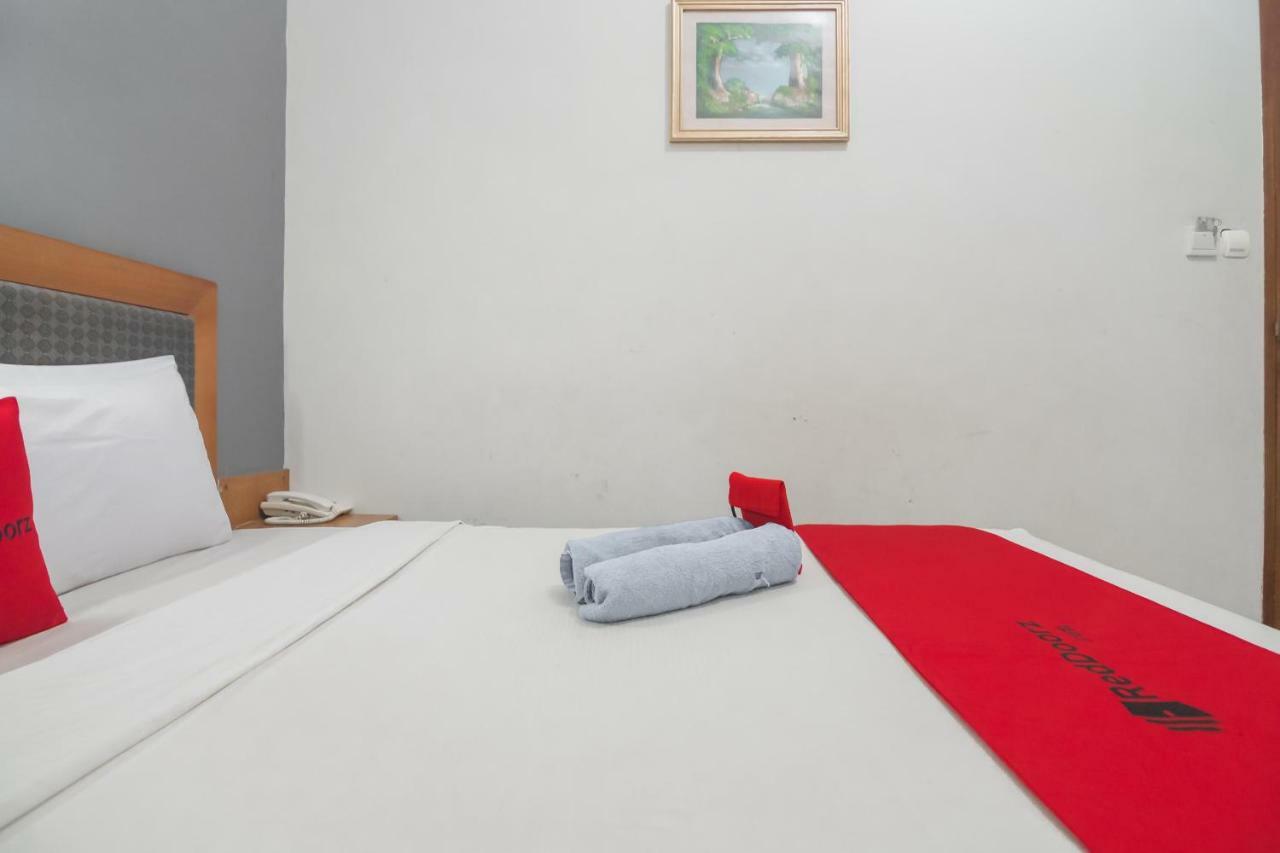 Reddoorz @ Cihampelas Bandung Zewnętrze zdjęcie