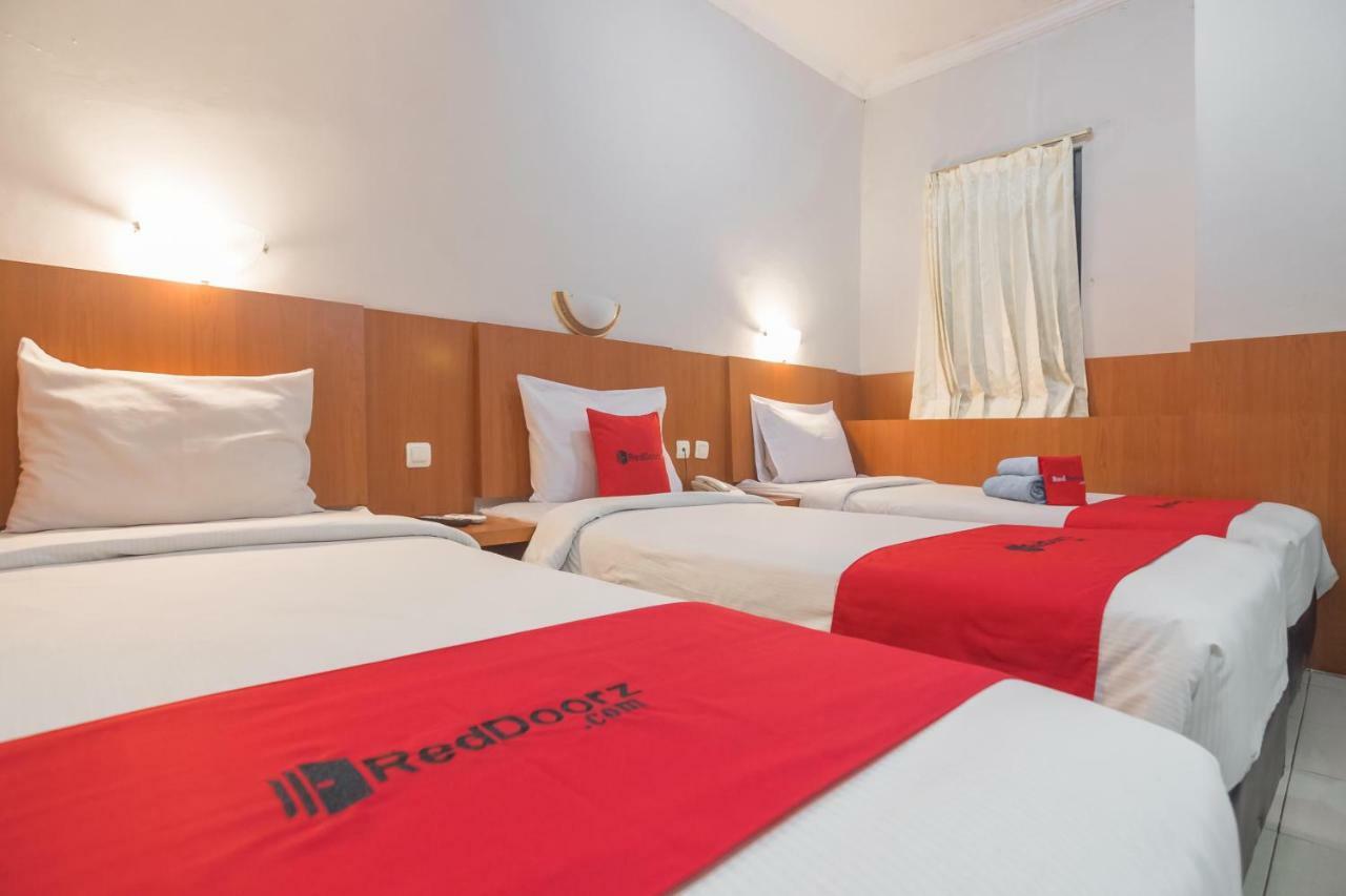 Reddoorz @ Cihampelas Bandung Zewnętrze zdjęcie