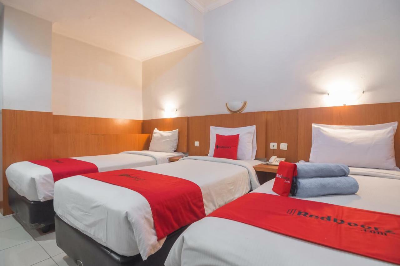Reddoorz @ Cihampelas Bandung Zewnętrze zdjęcie