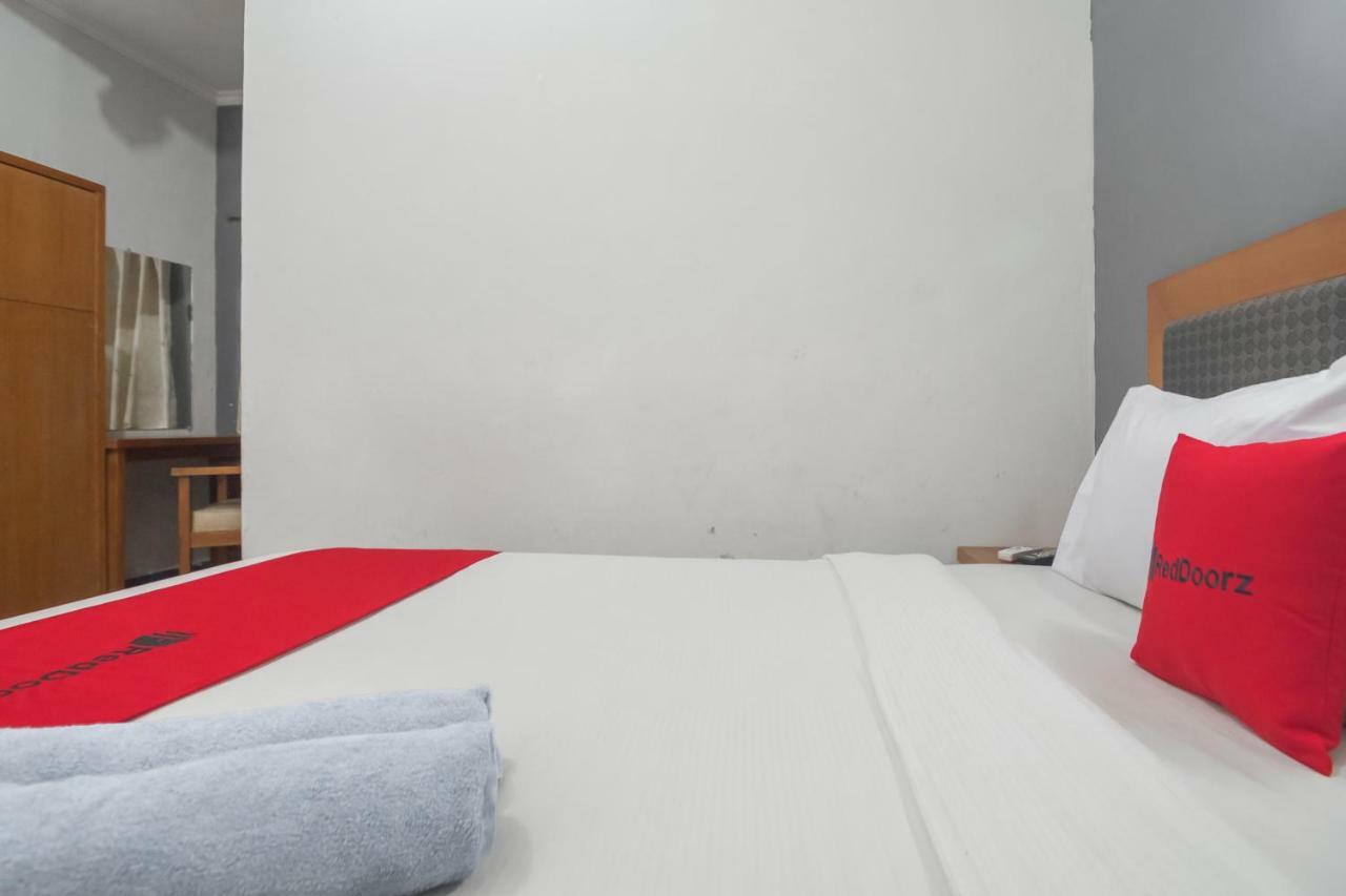 Reddoorz @ Cihampelas Bandung Zewnętrze zdjęcie