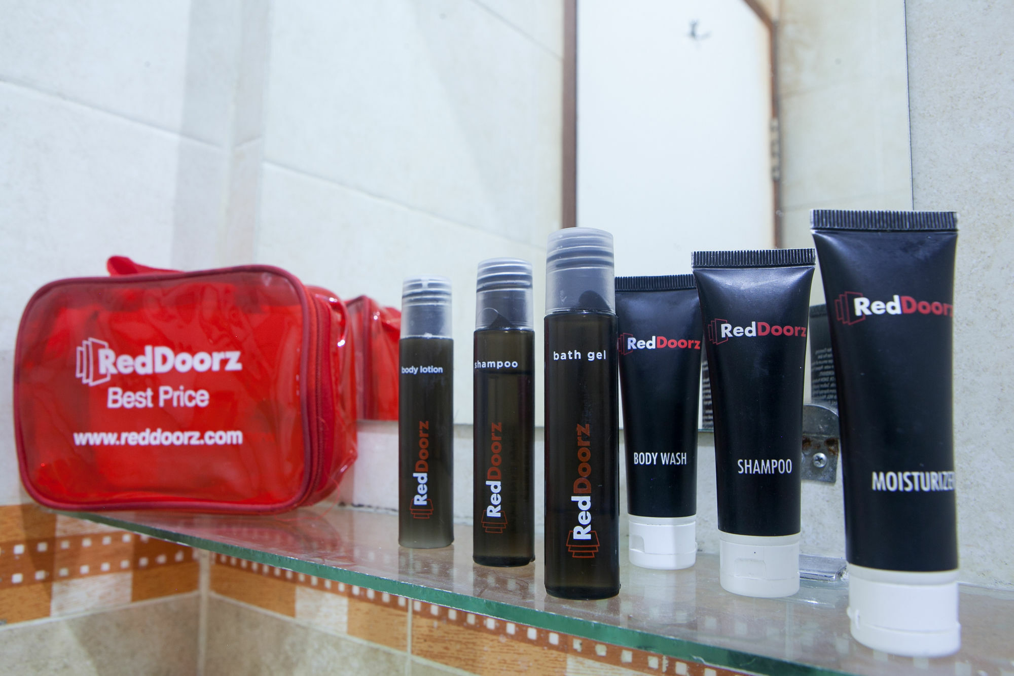 Reddoorz @ Cihampelas Bandung Zewnętrze zdjęcie