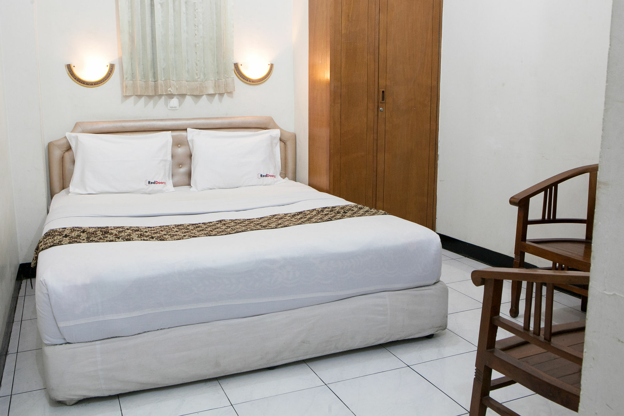 Reddoorz @ Cihampelas Bandung Zewnętrze zdjęcie