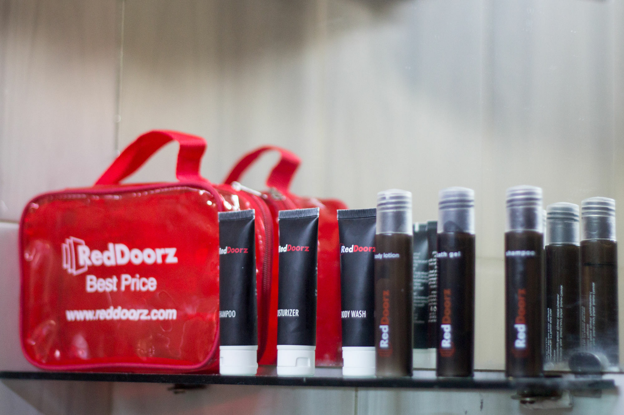 Reddoorz @ Cihampelas Bandung Zewnętrze zdjęcie
